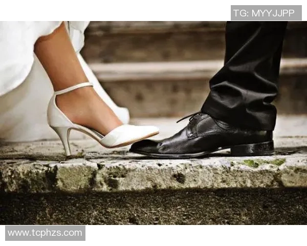 足球明星离婚率揭秘:为何他们的婚姻如此脆弱与挑战 足球明星离婚率揭秘:为何他们的婚姻如此脆弱与挑战